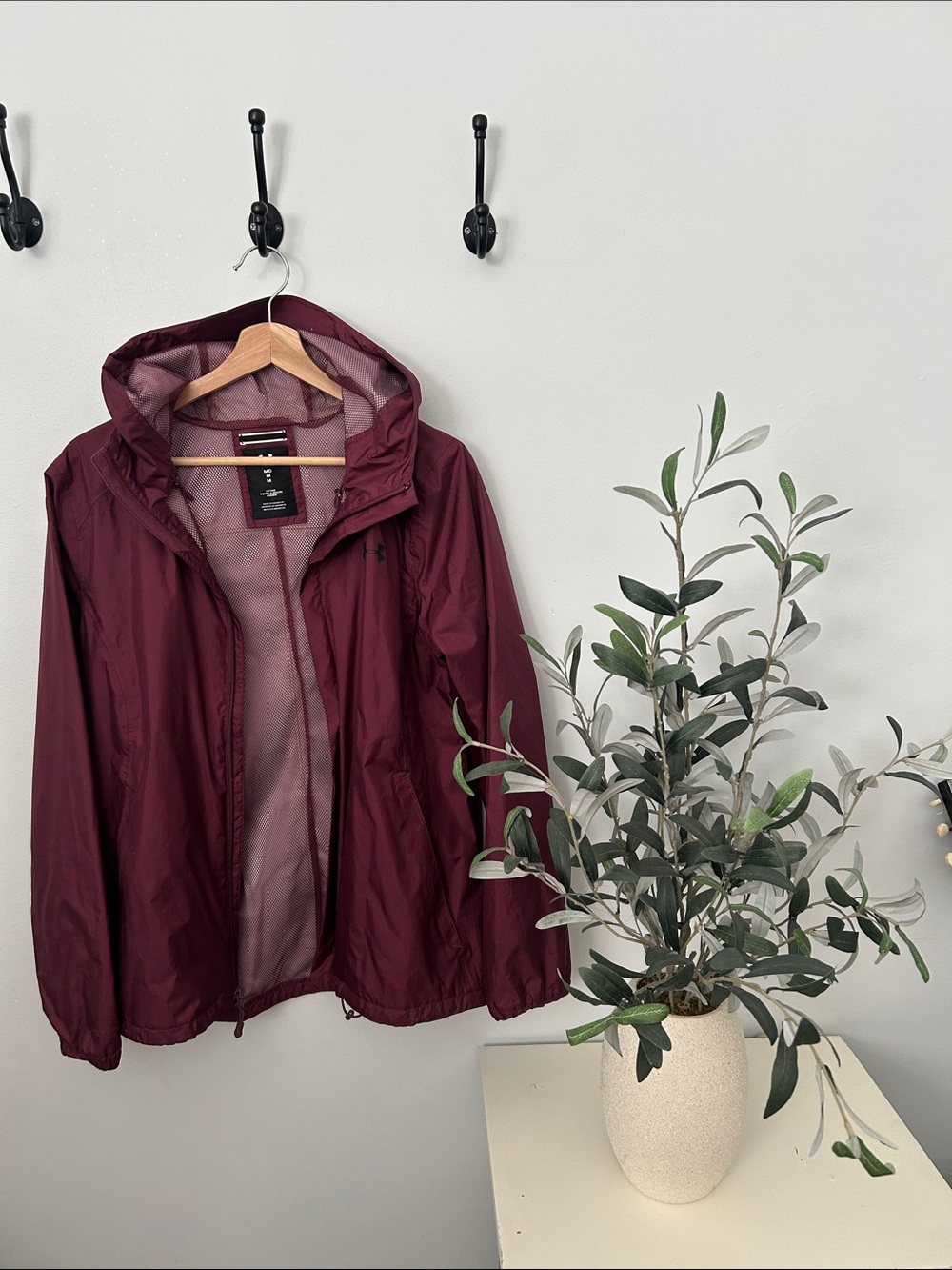 Under Armour Women's Burgundy Hooded Windbreaker